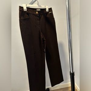 ST. JOHN SPORT. Size 10